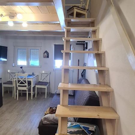 Studio Apartman Loreta Cres Εξωτερικό φωτογραφία