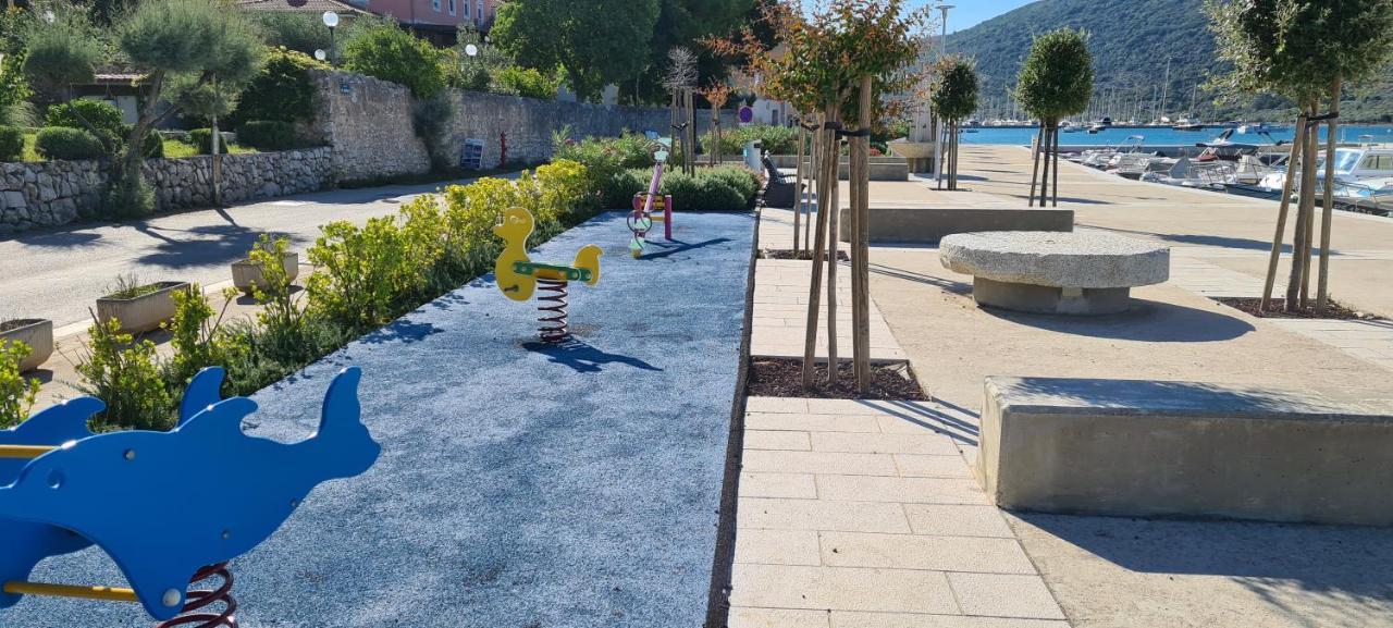 Studio Apartman Loreta Cres Εξωτερικό φωτογραφία