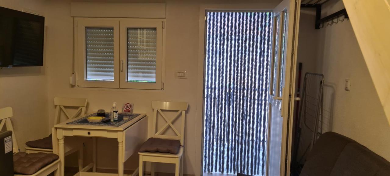 Studio Apartman Loreta Cres Εξωτερικό φωτογραφία