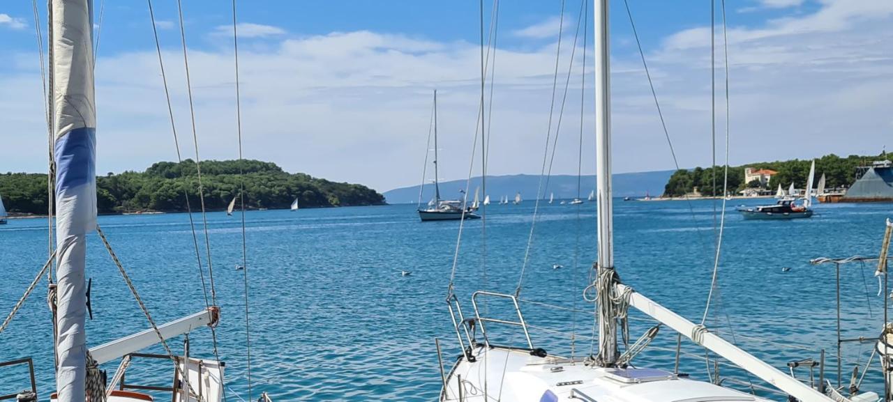 Studio Apartman Loreta Cres Εξωτερικό φωτογραφία