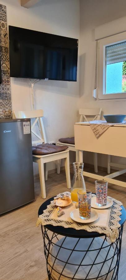Studio Apartman Loreta Cres Εξωτερικό φωτογραφία