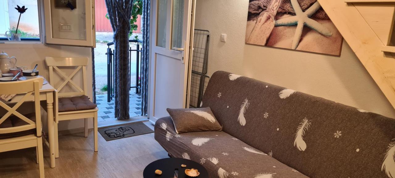 Studio Apartman Loreta Cres Εξωτερικό φωτογραφία