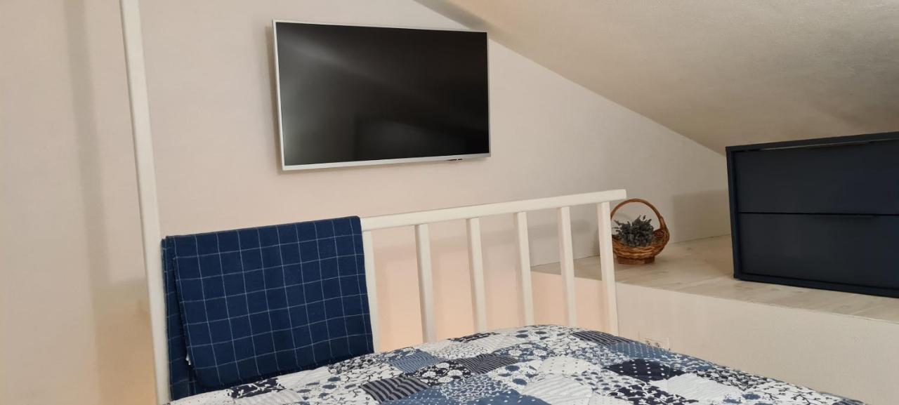 Studio Apartman Loreta Cres Εξωτερικό φωτογραφία